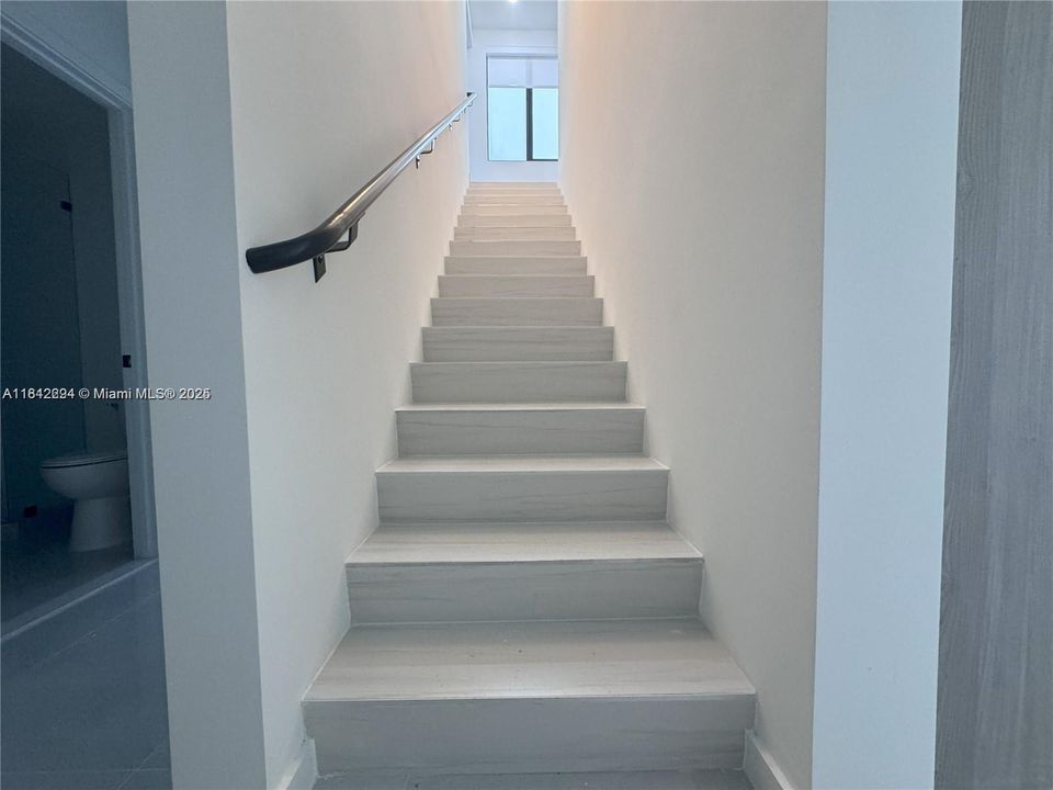 Recientemente alquilado: $3,300 (4 camas, 3 baños, 1398 Pies cuadrados)