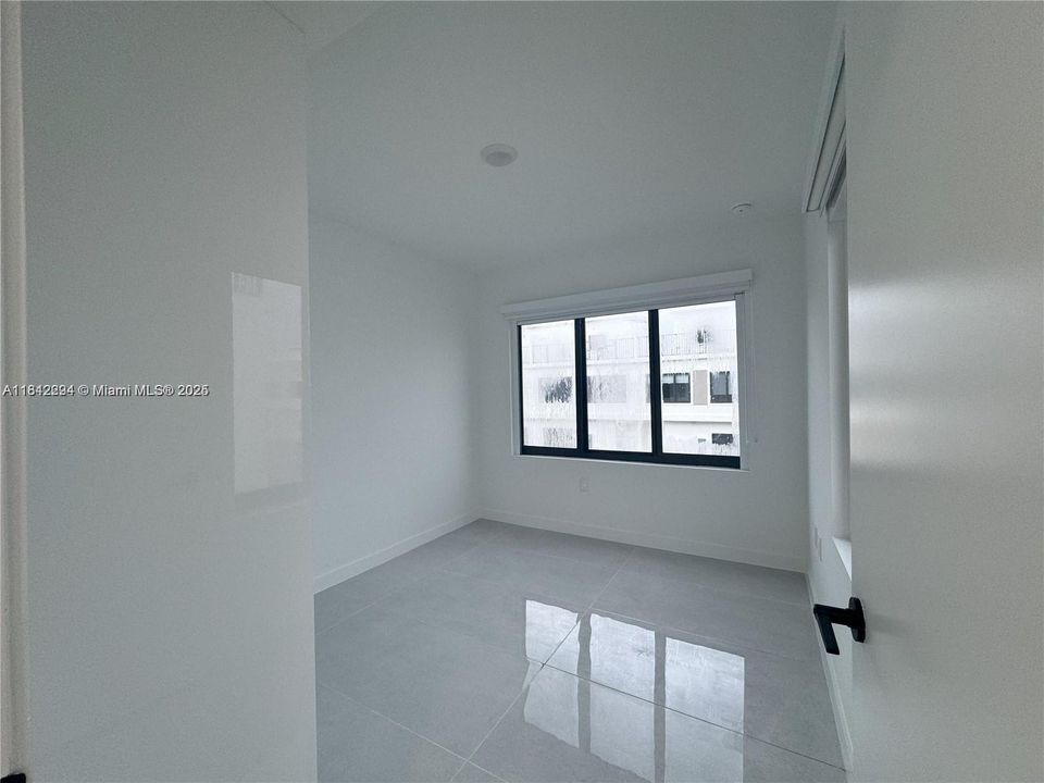 Recientemente alquilado: $3,300 (4 camas, 3 baños, 1398 Pies cuadrados)