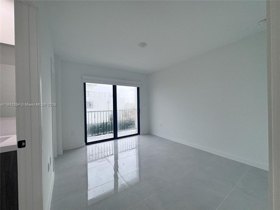 Recientemente alquilado: $3,300 (4 camas, 3 baños, 1398 Pies cuadrados)