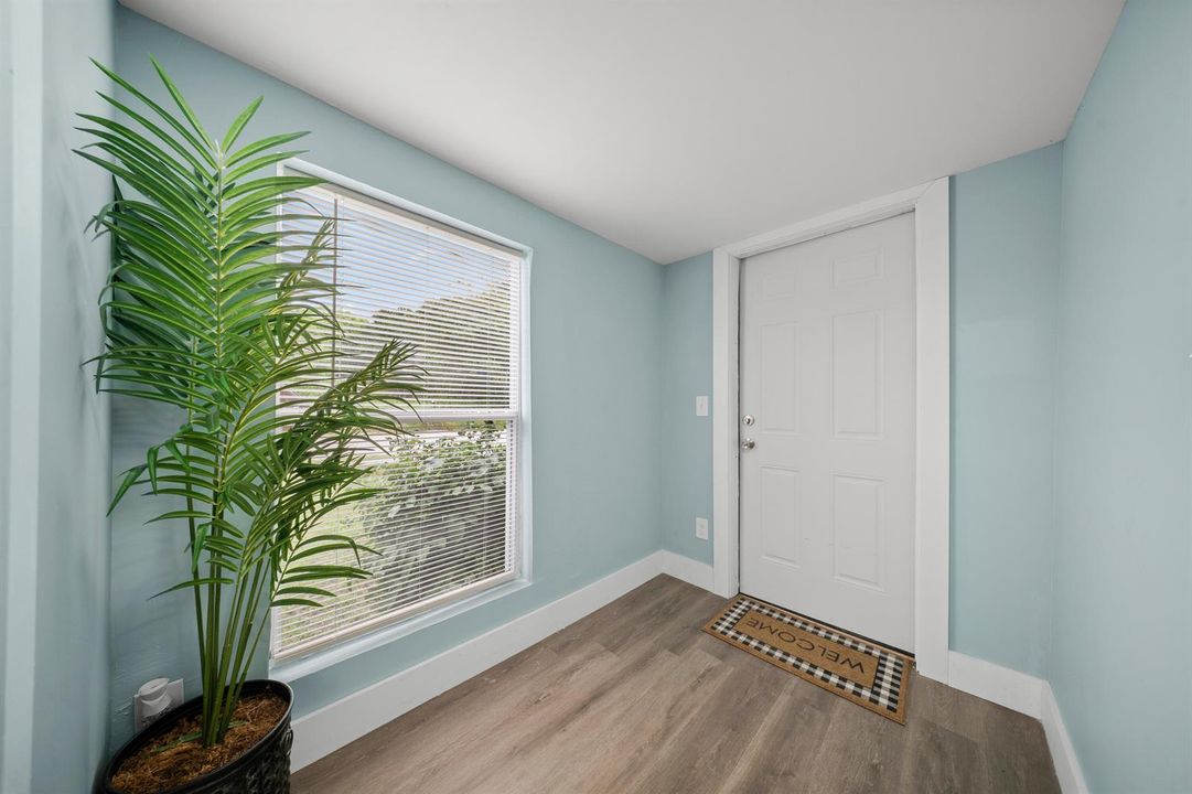 Interior - Entry