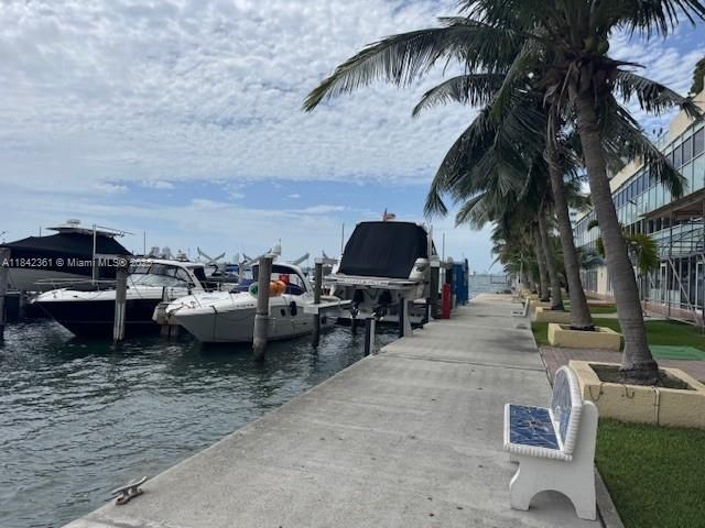 Недавно продано: $359,000 (Нет данных)