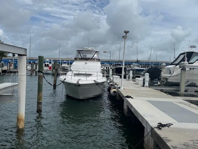 Недавно продано: $359,000 (Нет данных)