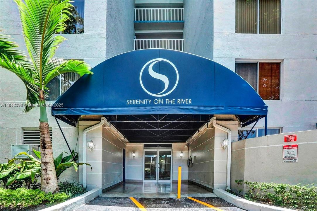 待售: $259,000 (2 贝兹, 1 浴室, 830 平方英尺)