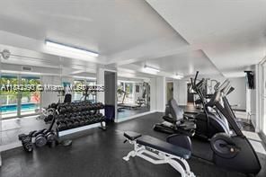 待售: $259,000 (2 贝兹, 1 浴室, 830 平方英尺)