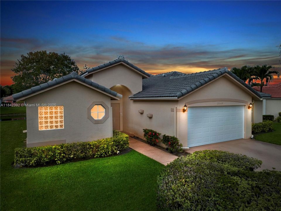 For Sale: $644,000 (3 beds, 2 baths, 2393 Square Feet)