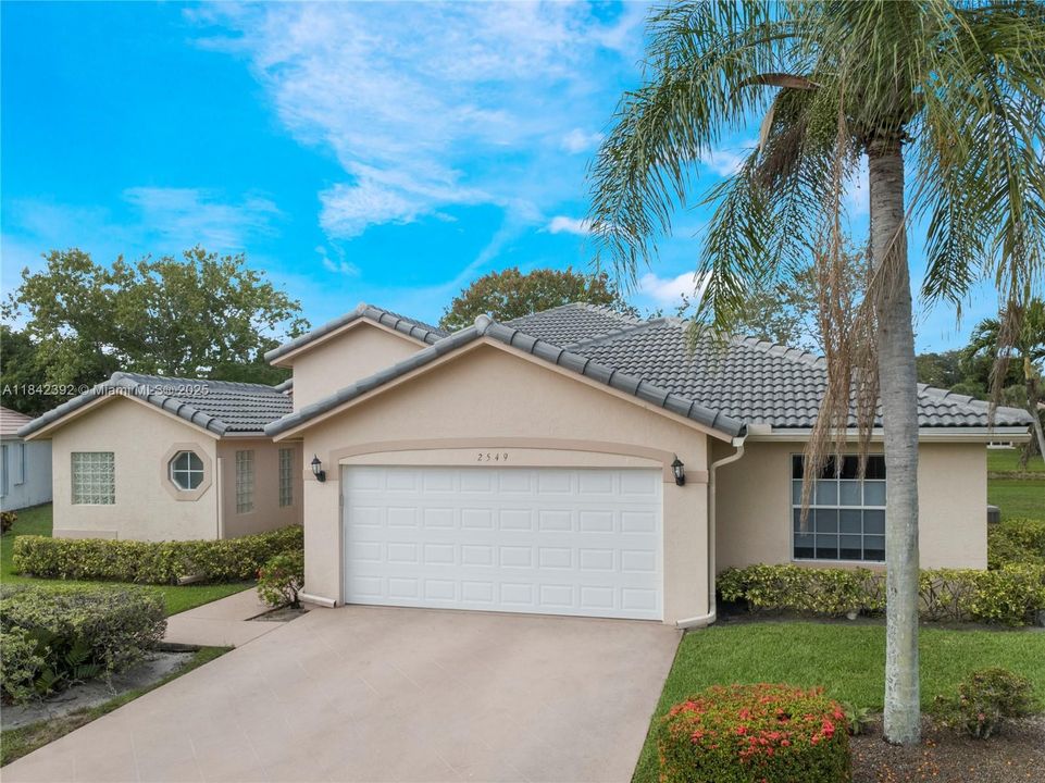 For Sale: $644,000 (3 beds, 2 baths, 2393 Square Feet)