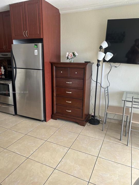 待售: $110,000 (0 贝兹, 1 浴室, 360 平方英尺)