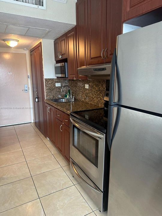 待售: $110,000 (0 贝兹, 1 浴室, 360 平方英尺)