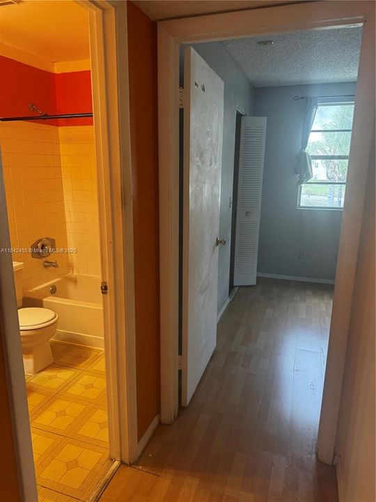 待售: $165,000 (1 贝兹, 1 浴室, 785 平方英尺)