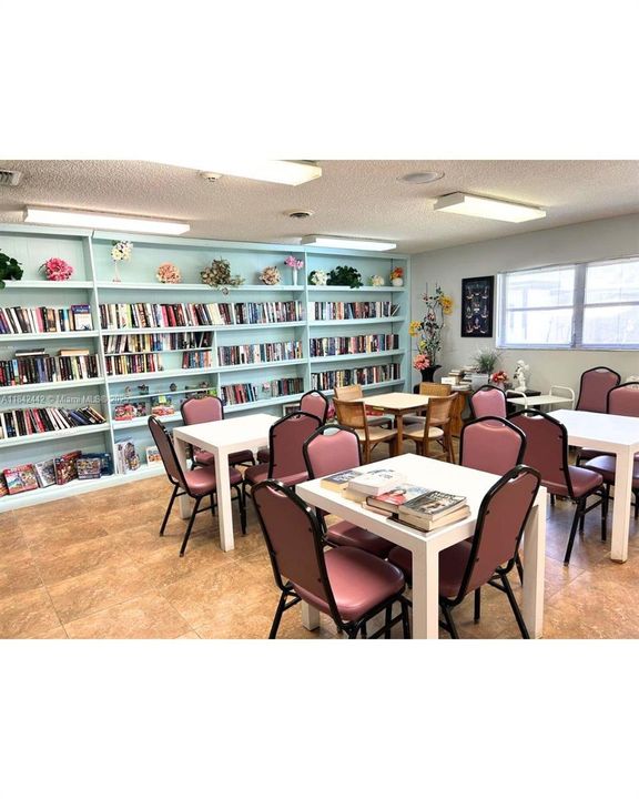 В аренду: $1,300 (1 спален, 1 ванн, 739 Квадратных фут)