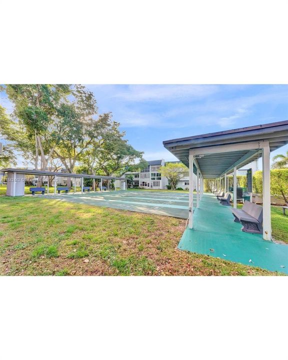 В аренду: $1,300 (1 спален, 1 ванн, 739 Квадратных фут)