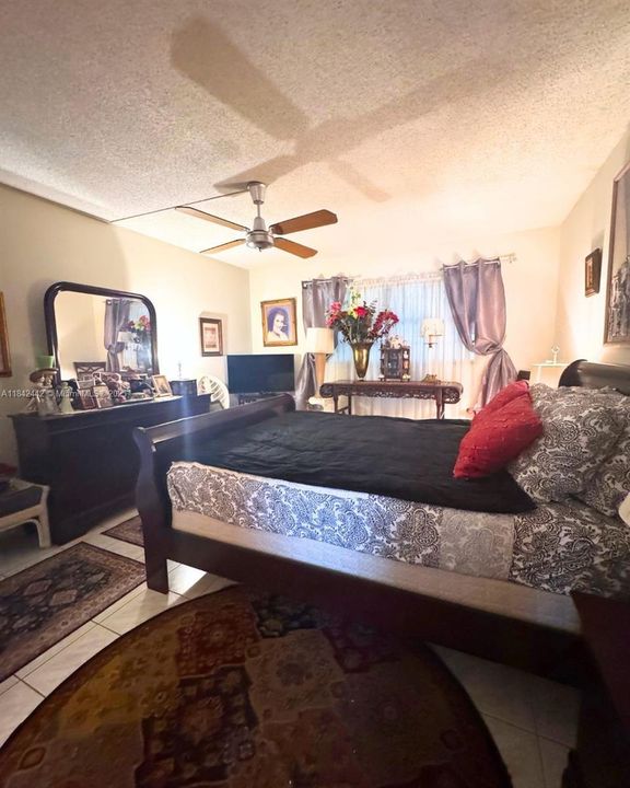 В аренду: $1,300 (1 спален, 1 ванн, 739 Квадратных фут)