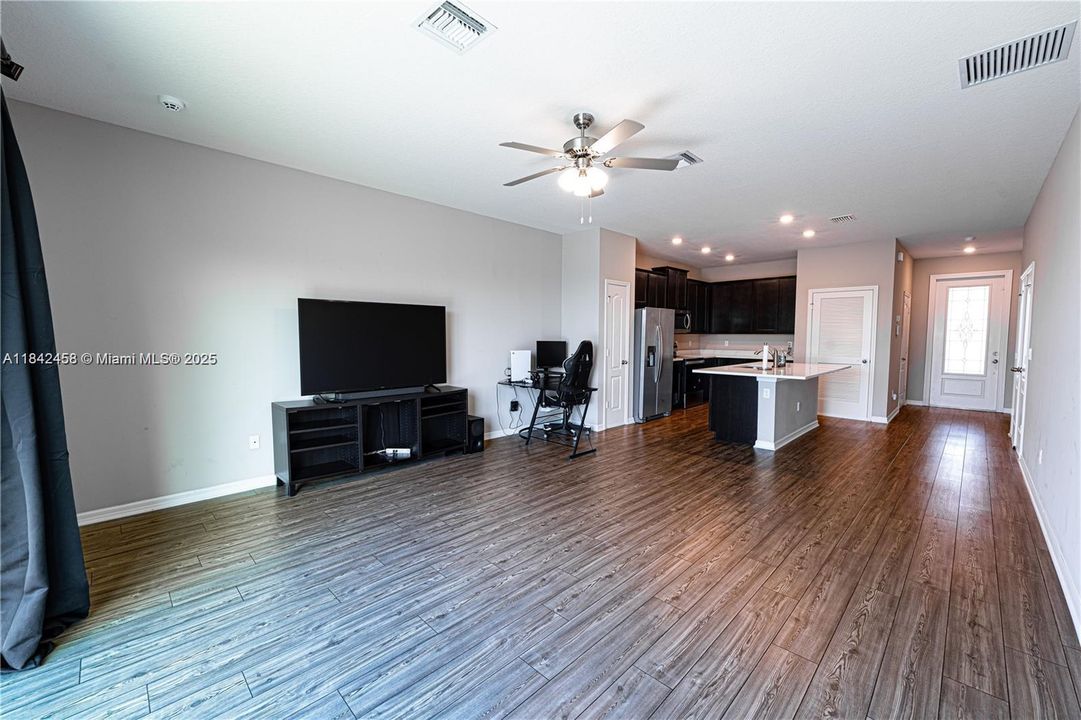 Недавно арендовано: $2,300 (3 спален, 2 ванн, 1389 Квадратных фут)