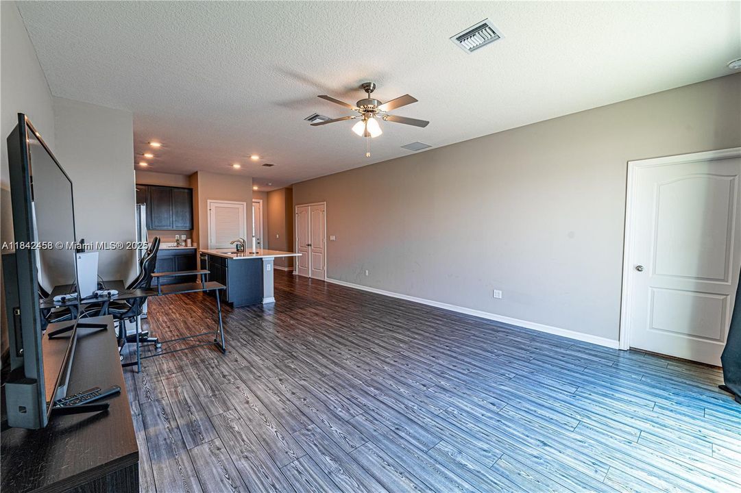 Недавно арендовано: $2,300 (3 спален, 2 ванн, 1389 Квадратных фут)