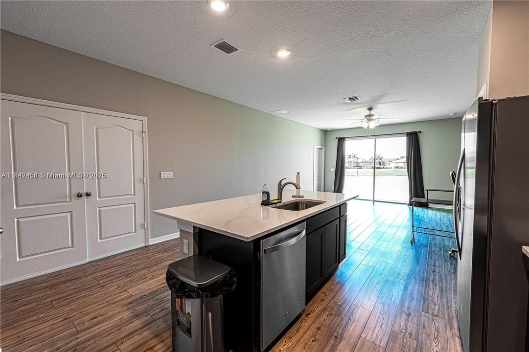 Недавно арендовано: $2,300 (3 спален, 2 ванн, 1389 Квадратных фут)