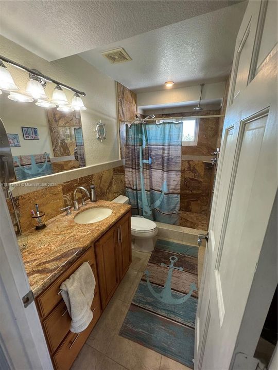 For Sale: $969,000 (2 beds, 2 baths, 943 Square Feet)