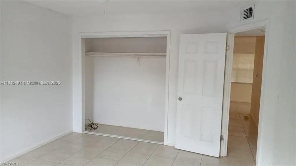 В аренду: $1,400 (2 спален, 1 ванн, 928 Квадратных фут)