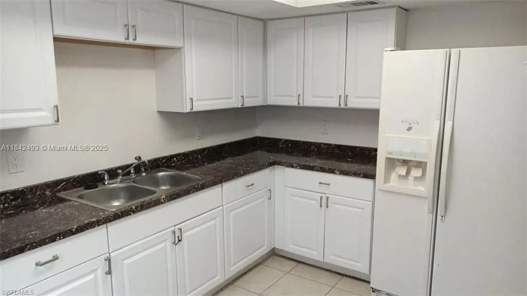 В аренду: $1,400 (2 спален, 1 ванн, 928 Квадратных фут)