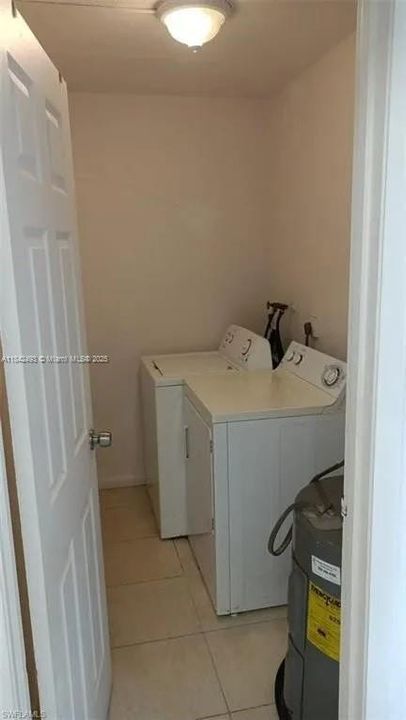 В аренду: $1,400 (2 спален, 1 ванн, 928 Квадратных фут)