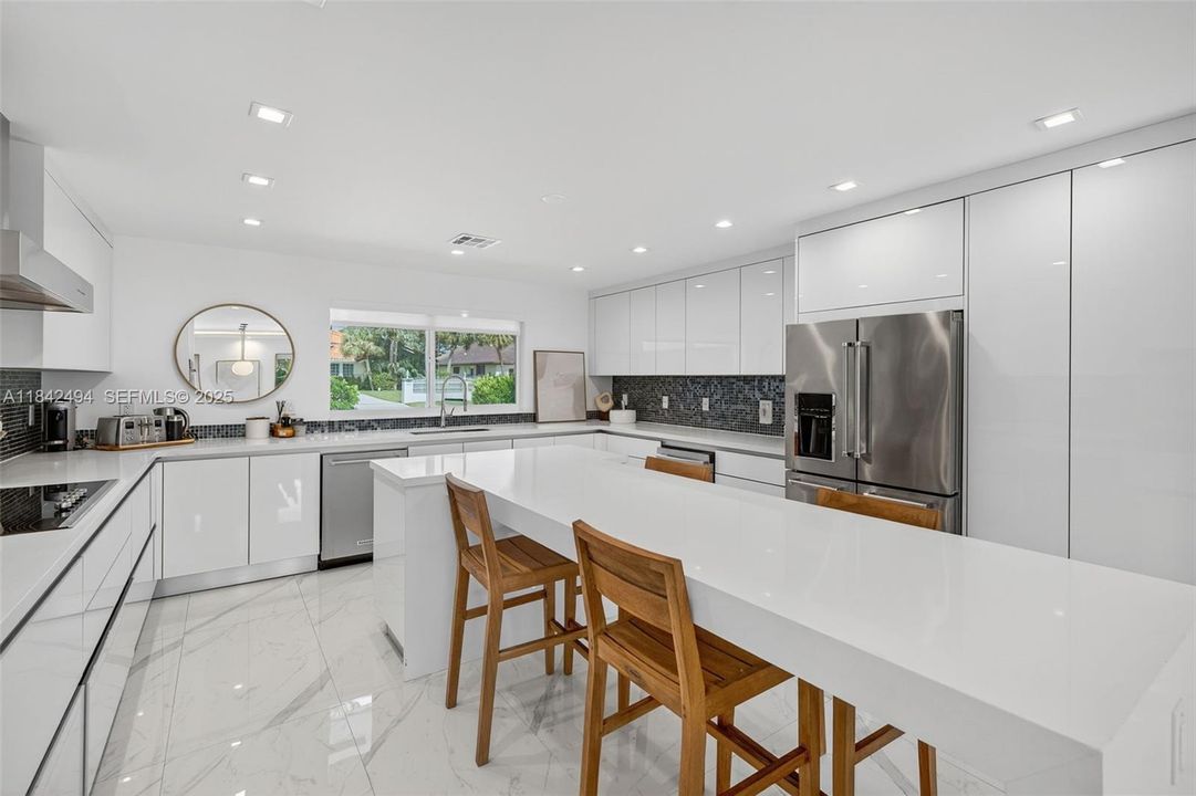 待售: $2,700,000 (5 贝兹, 4 浴室, 2899 平方英尺)