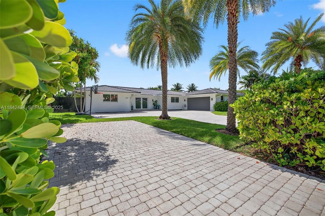 待售: $2,700,000 (5 贝兹, 4 浴室, 2899 平方英尺)