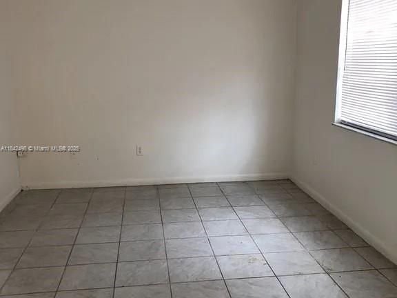 For Rent: $1,500 (2 beds, 1 baths, 928 Square Feet)
