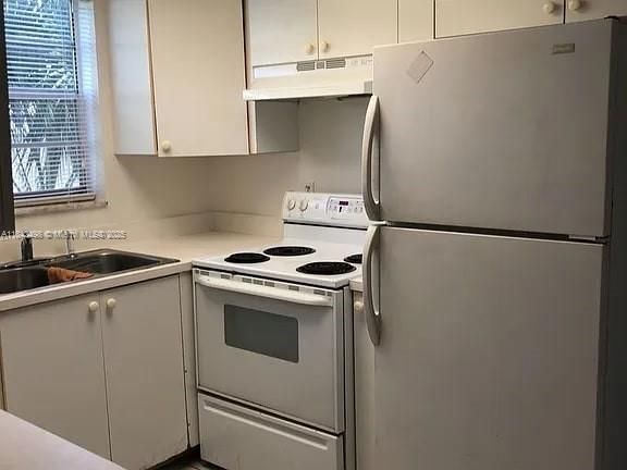 For Rent: $1,500 (2 beds, 1 baths, 928 Square Feet)