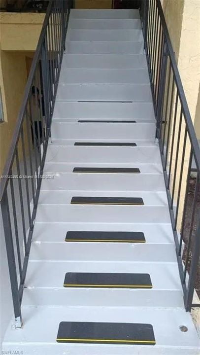 For Rent: $1,500 (2 beds, 1 baths, 928 Square Feet)