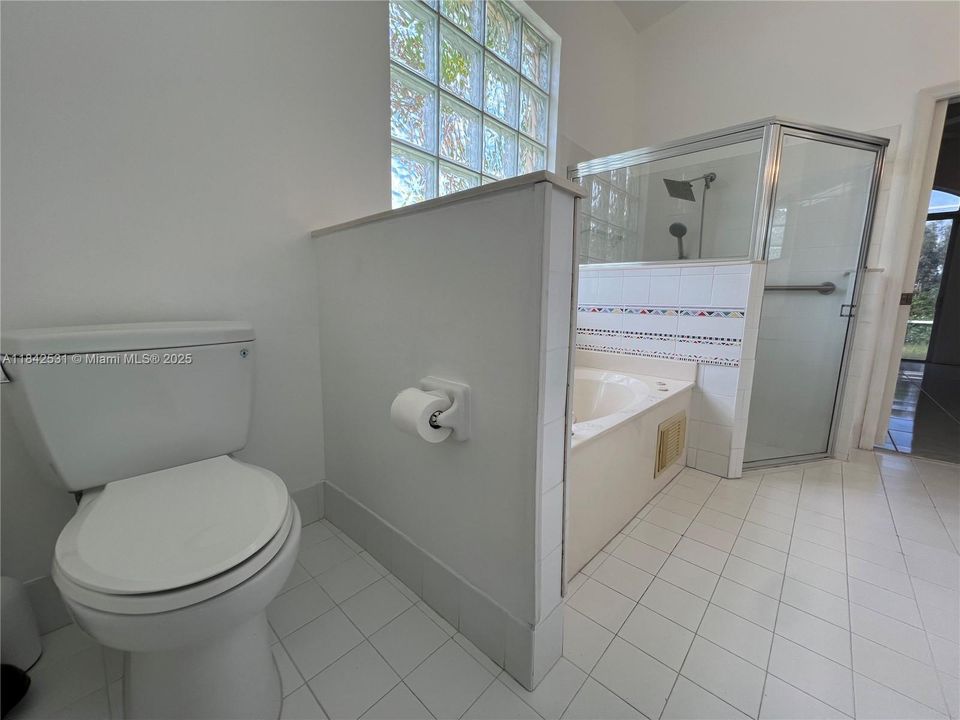 Active With Contract: $549,000 (3 beds, 2 baths, 1771 Square Feet)