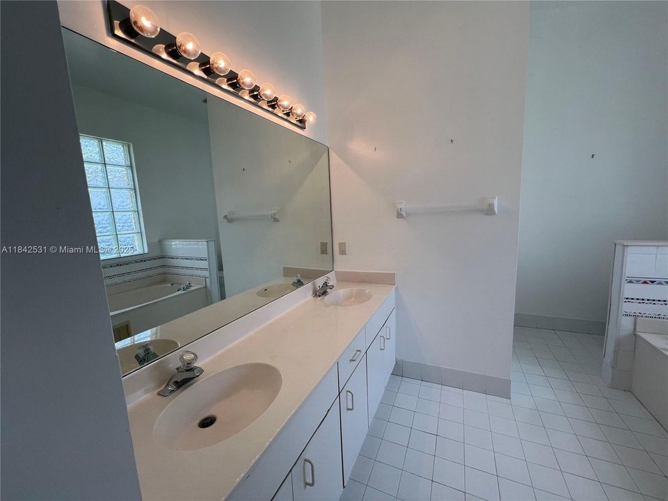 Active With Contract: $549,000 (3 beds, 2 baths, 1771 Square Feet)