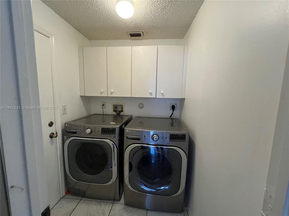 Active With Contract: $549,000 (3 beds, 2 baths, 1771 Square Feet)