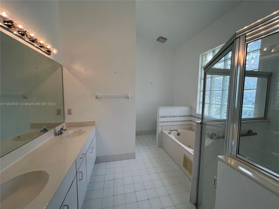 Active With Contract: $549,000 (3 beds, 2 baths, 1771 Square Feet)