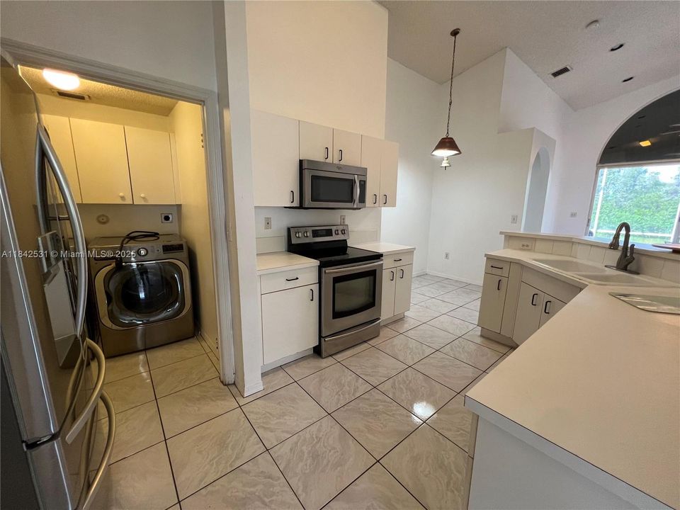 Active With Contract: $549,000 (3 beds, 2 baths, 1771 Square Feet)