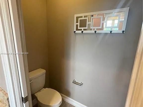 For Rent: $2,500 (3 beds, 2 baths, 2204 Square Feet)