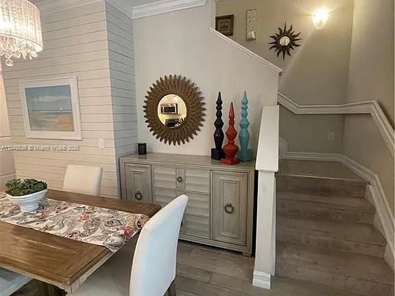 For Rent: $2,500 (3 beds, 2 baths, 2204 Square Feet)