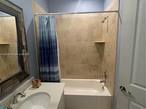 For Rent: $2,500 (3 beds, 2 baths, 2204 Square Feet)