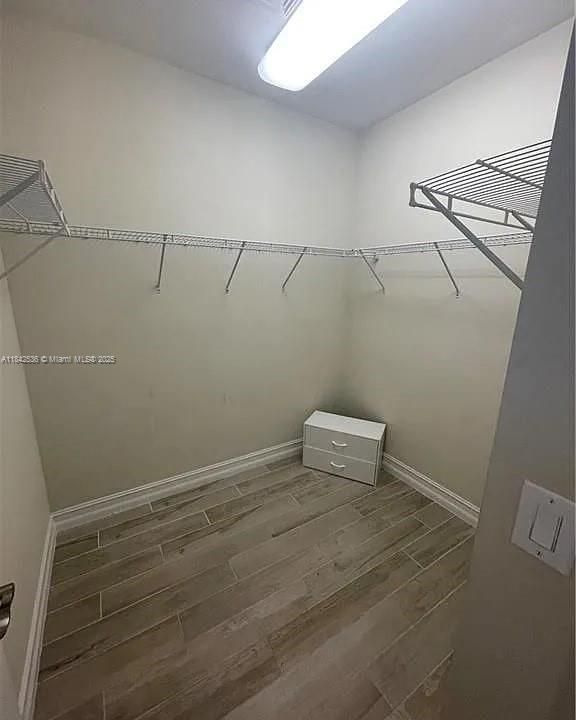 For Rent: $2,500 (3 beds, 2 baths, 2204 Square Feet)