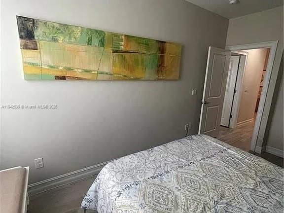 For Rent: $2,500 (3 beds, 2 baths, 2204 Square Feet)