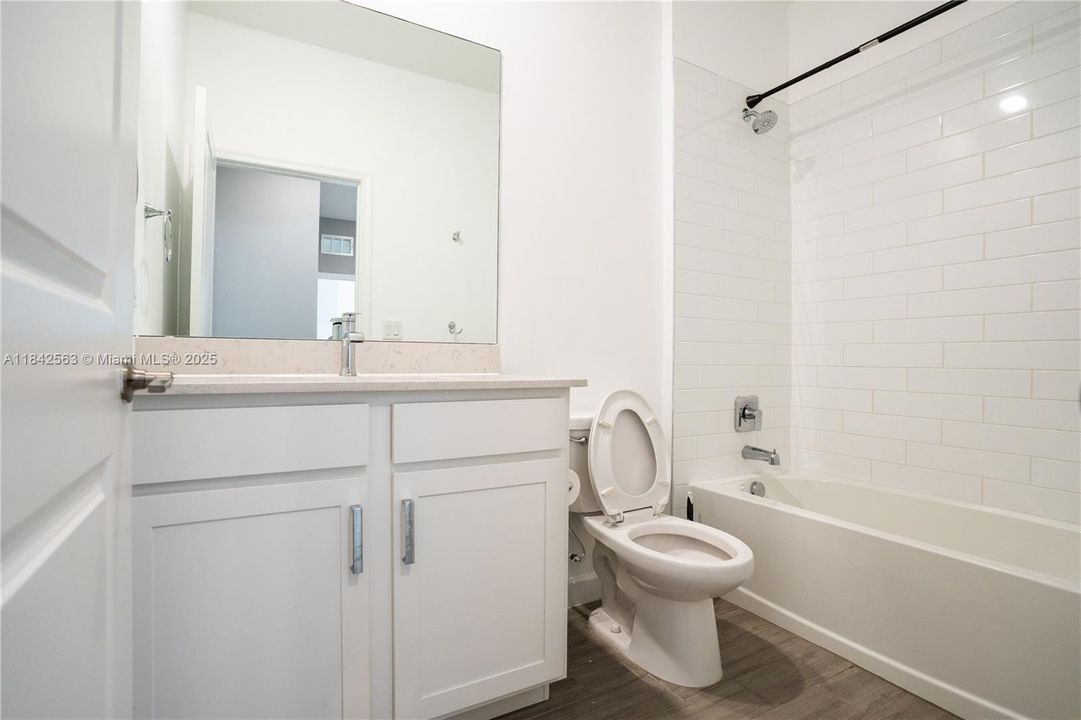 For Sale: $519,000 (3 beds, 2 baths, 1952 Square Feet)