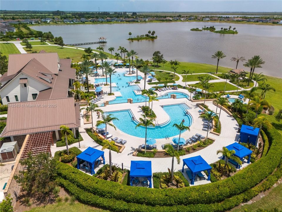 For Sale: $519,000 (3 beds, 2 baths, 1952 Square Feet)