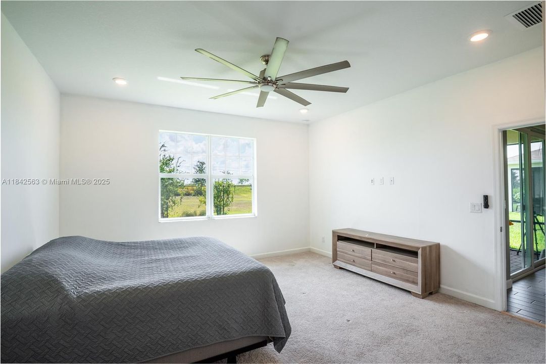 For Sale: $519,000 (3 beds, 2 baths, 1952 Square Feet)