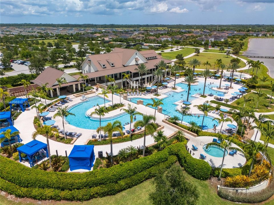 For Sale: $519,000 (3 beds, 2 baths, 1952 Square Feet)