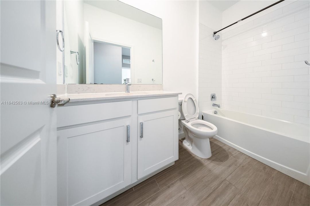 For Sale: $519,000 (3 beds, 2 baths, 1952 Square Feet)