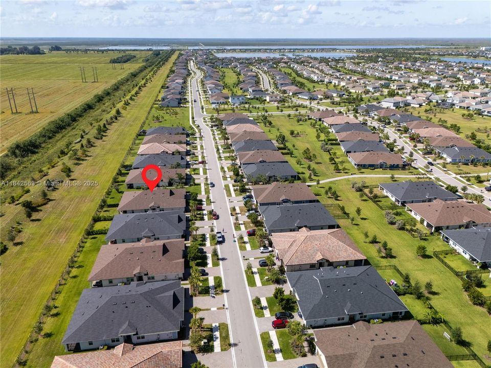 For Sale: $519,000 (3 beds, 2 baths, 1952 Square Feet)