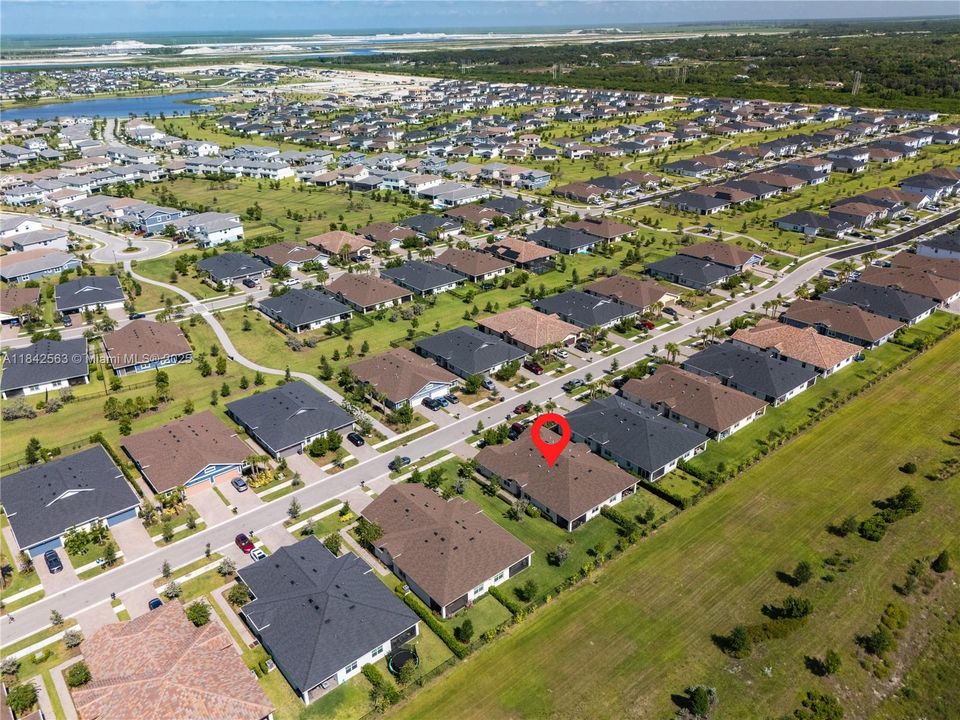 For Sale: $519,000 (3 beds, 2 baths, 1952 Square Feet)