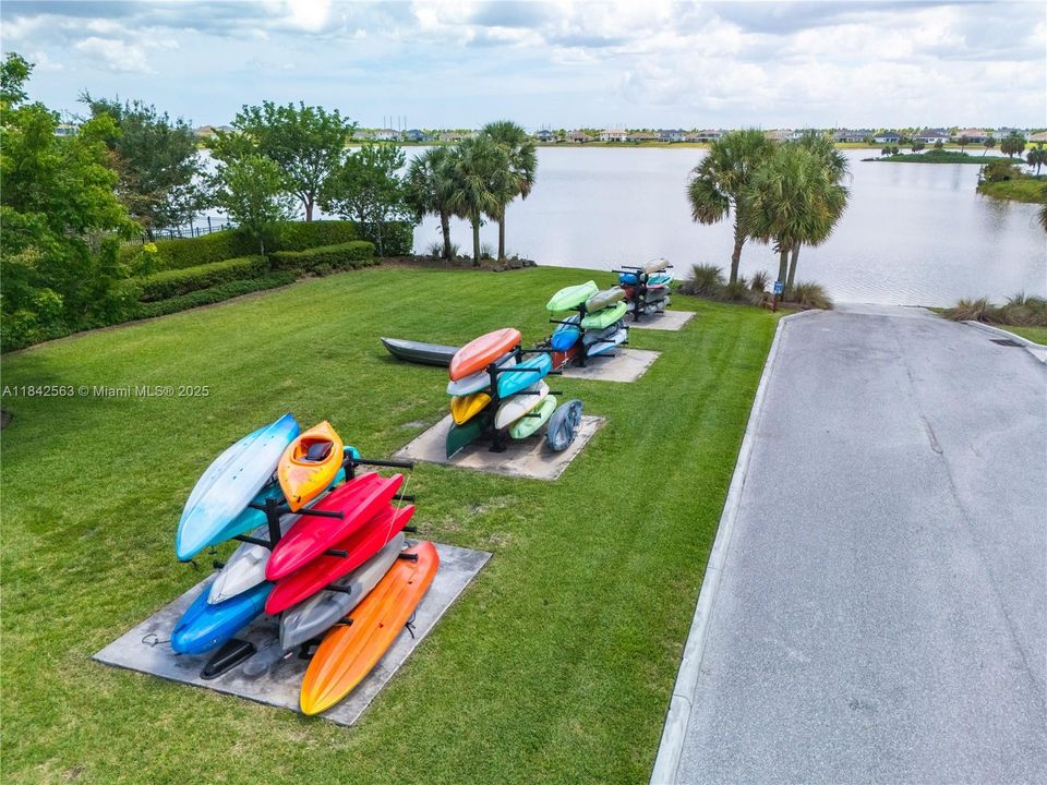 For Sale: $519,000 (3 beds, 2 baths, 1952 Square Feet)