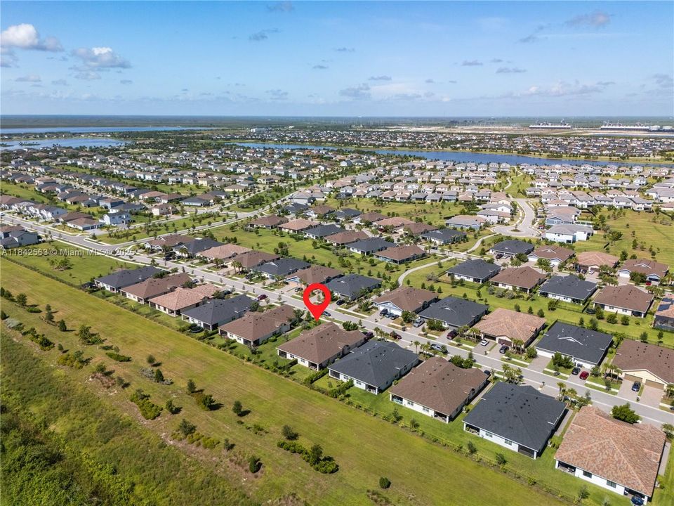 For Sale: $519,000 (3 beds, 2 baths, 1952 Square Feet)