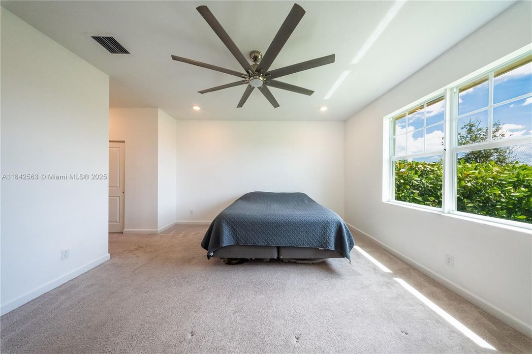 For Sale: $519,000 (3 beds, 2 baths, 1952 Square Feet)