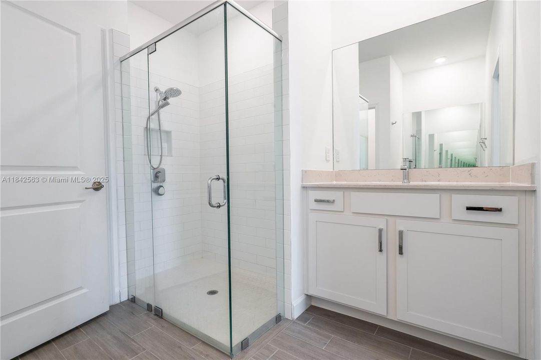 For Sale: $519,000 (3 beds, 2 baths, 1952 Square Feet)