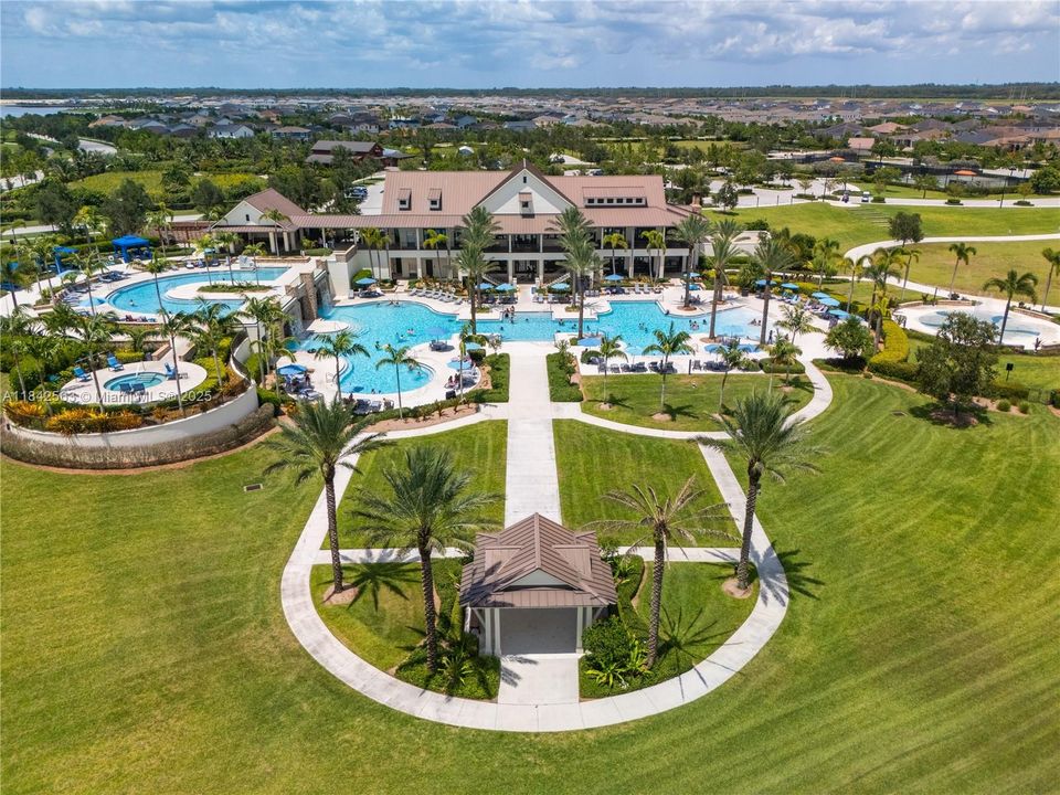 For Sale: $519,000 (3 beds, 2 baths, 1952 Square Feet)